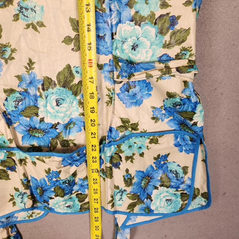 Vintage 50s 60s Floral Apron Tabard One Size Blue Rose Print Side Tie Pockets